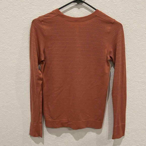 Lululemon Breeze By Long Sleeve Size 4 in Copper Clay/Copper Clay - Picture 4 of 6